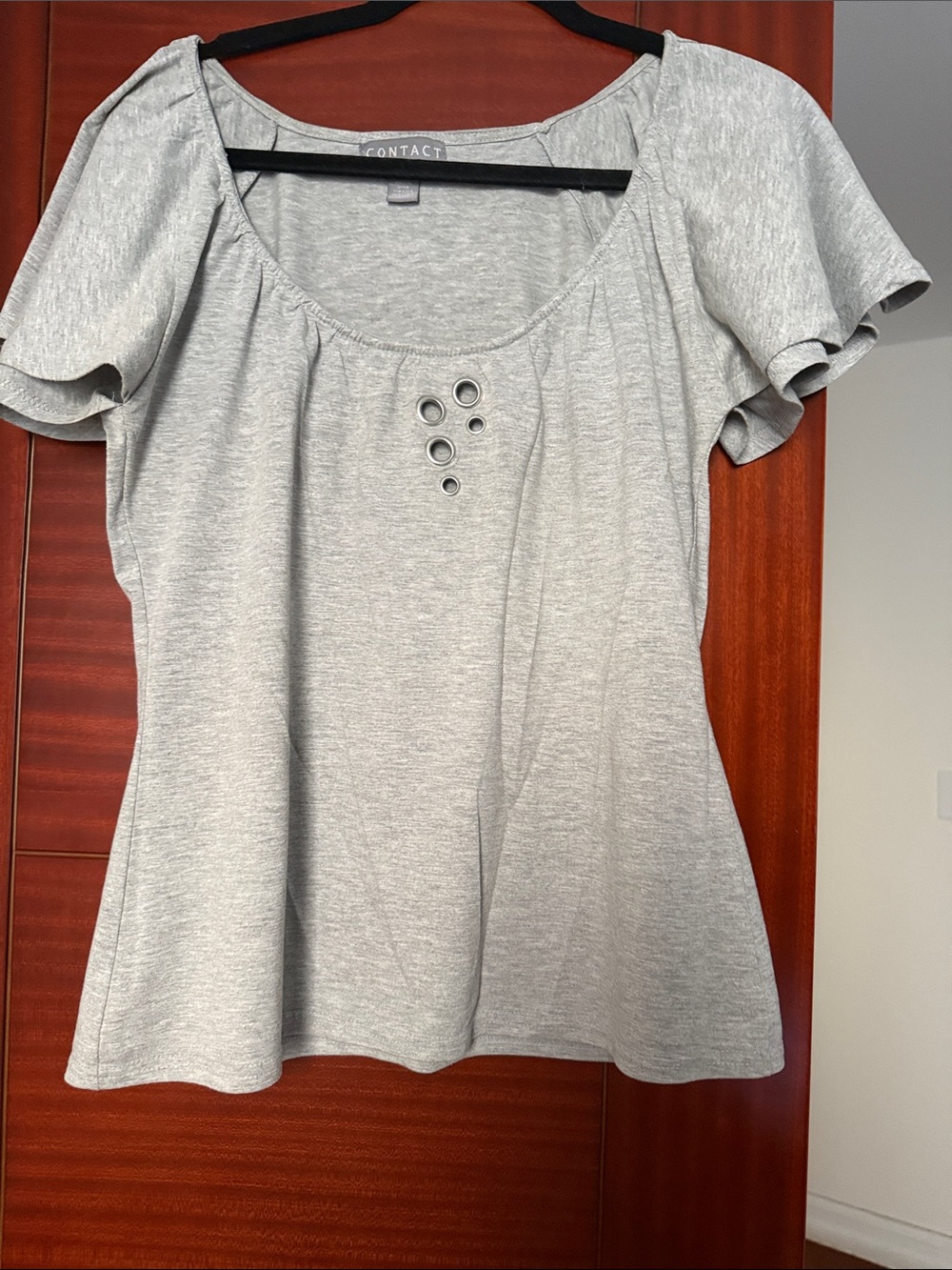 Women's Light Gray Short Sleeve Scoop Neck Top with Grommet Detail